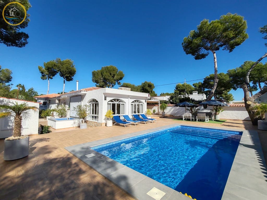 3 soveværelse Villa til salg i Pinar de Campoverde med swimmingpool garage - € 450.000 (Ref: 9369051)