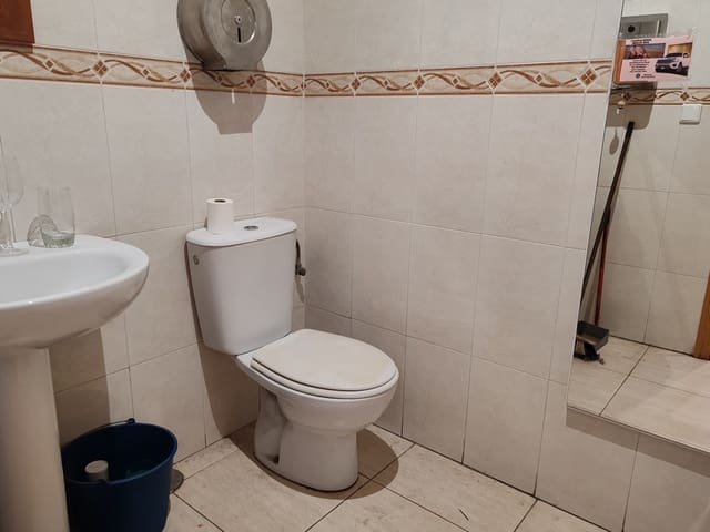 Business for rent in Pinar de Campoverde, Pilar de la Horadada with garage - € 850 (Ref: 9372209)