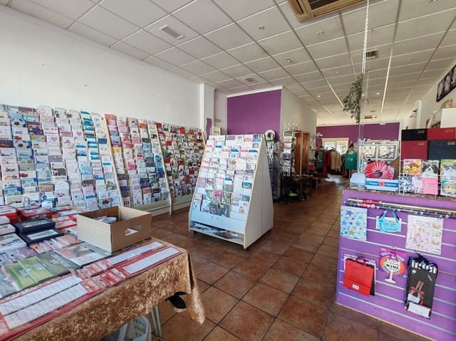 Business for rent in Pinar de Campoverde, Pilar de la Horadada with garage - € 850 (Ref: 9372209)