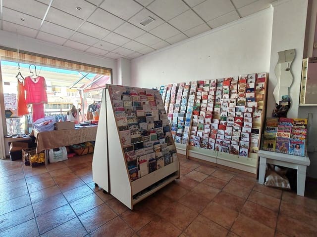 Business for rent in Pinar de Campoverde, Pilar de la Horadada with garage - € 850 (Ref: 9372209)