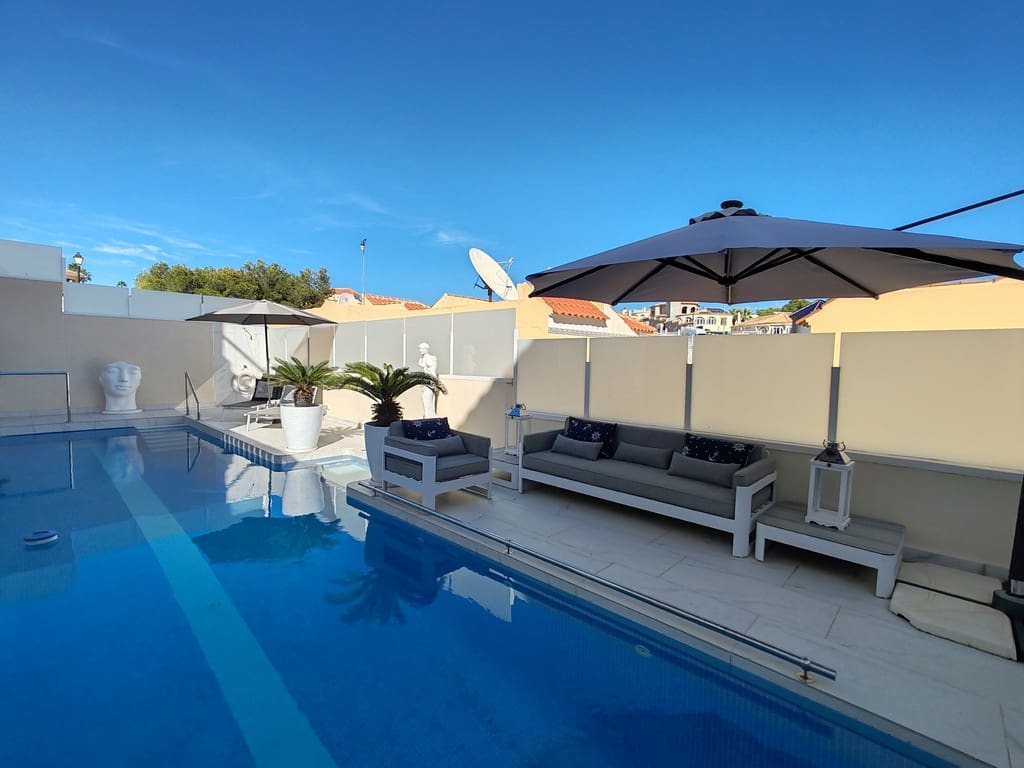 3 bedroom Villa for sale in Orihuela Costa with pool garage - € 489,900 (Ref: 9378359)