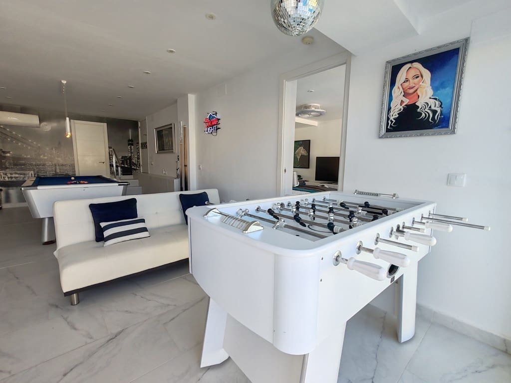 3 bedroom Villa for sale in Orihuela Costa with pool garage - € 489,900 (Ref: 9378359)