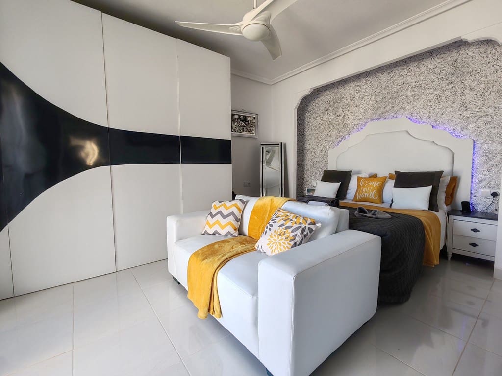 3 bedroom Villa for sale in Orihuela Costa with pool garage - € 489,900 (Ref: 9378359)