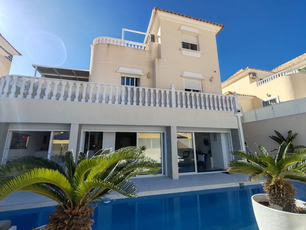 3 bedroom Villa for sale in Orihuela Costa with pool garage - € 489,900 (Ref: 9378359)