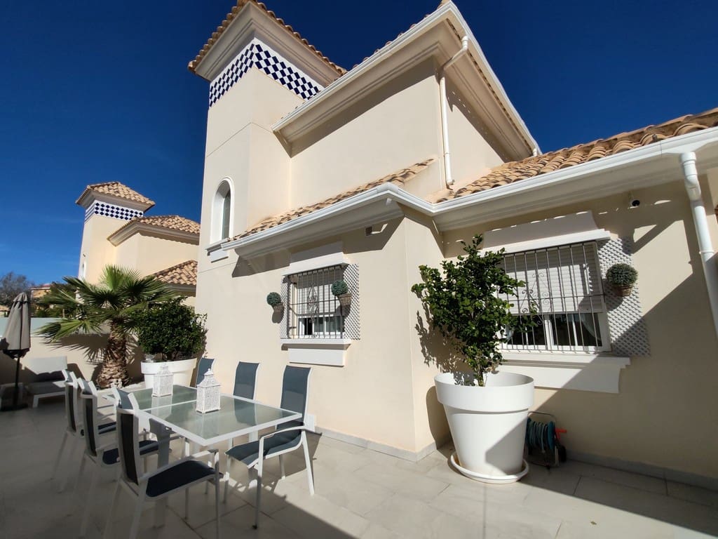 3 bedroom Villa for sale in Orihuela Costa with pool garage - € 489,900 (Ref: 9378359)