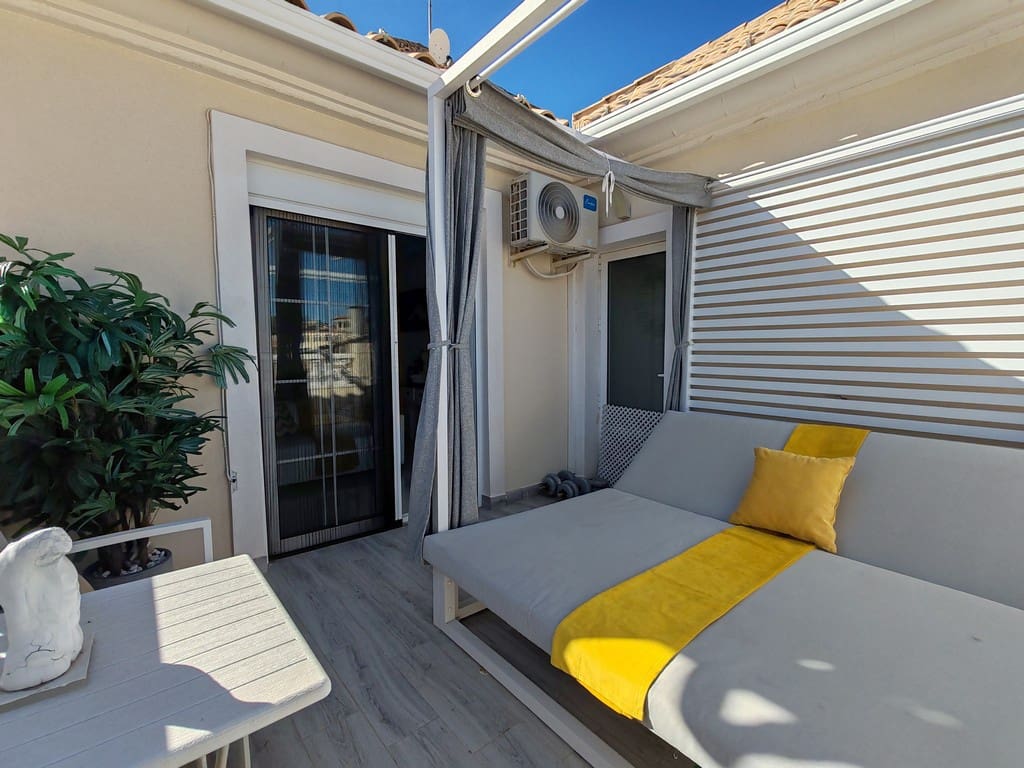 3 bedroom Villa for sale in Orihuela Costa with pool garage - € 489,900 (Ref: 9378359)