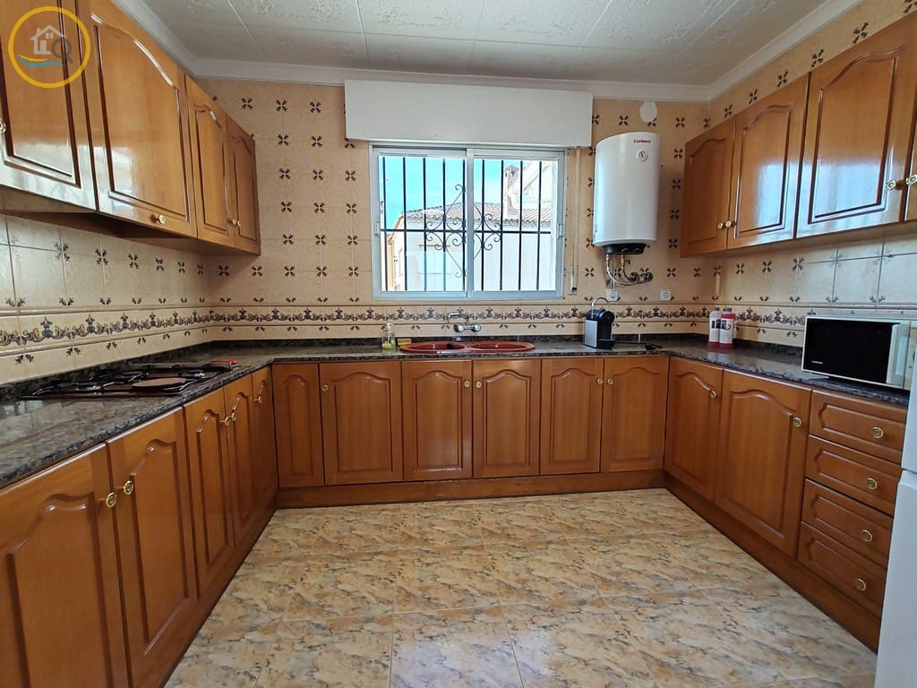 6 makuuhuone Huvila myytävänä paikassa Pinar de Campoverde mukana uima-altaan 
autotalli - 569 000 € (Ref: 9379902)