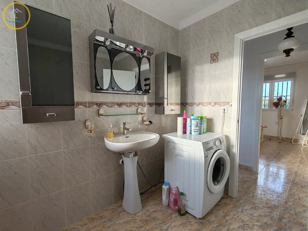 6 makuuhuone Huvila myytävänä paikassa Pinar de Campoverde mukana uima-altaan 
autotalli - 569 000 € (Ref: 9379902)