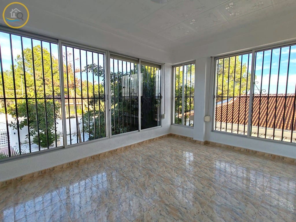 6 makuuhuone Huvila myytävänä paikassa Pinar de Campoverde mukana uima-altaan 
autotalli - 569 000 € (Ref: 9379902)