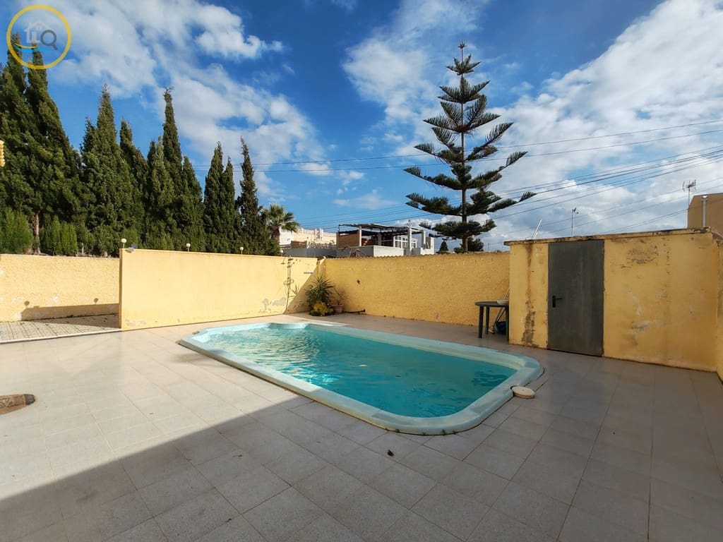 3 bedroom Villa for sale in Pinar de Campoverde with pool - € 220,000 (Ref: 9453596)