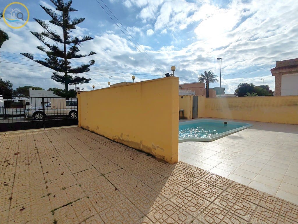 3 bedroom Villa for sale in Pinar de Campoverde with pool - € 220,000 (Ref: 9453596)