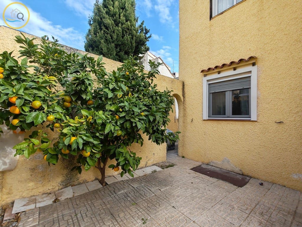 3 bedroom Villa for sale in Pinar de Campoverde with pool - € 220,000 (Ref: 9453596)