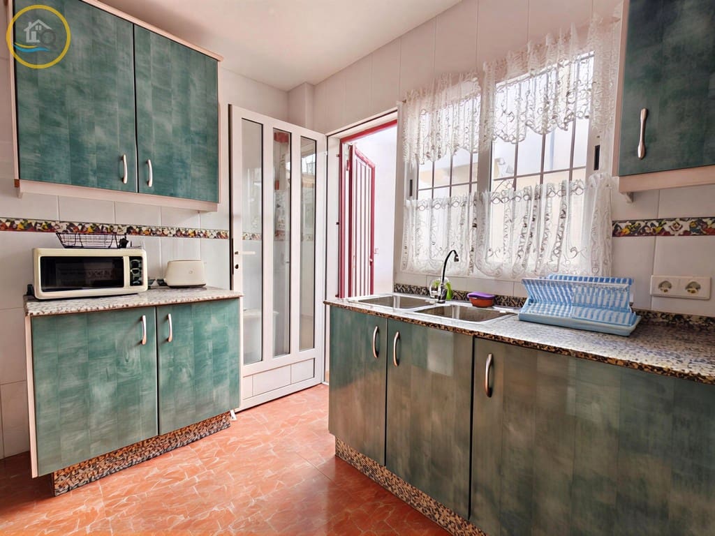 Adosado de 3 habitaciones en Playa Flamenca en venta con piscina - 154.000 € (Ref: 9628353)