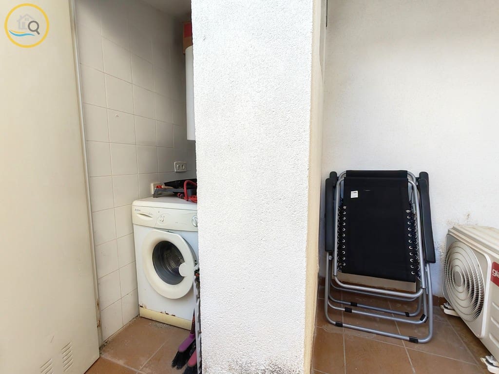 Adosado de 3 habitaciones en Playa Flamenca en venta con piscina - 154.000 € (Ref: 9628353)