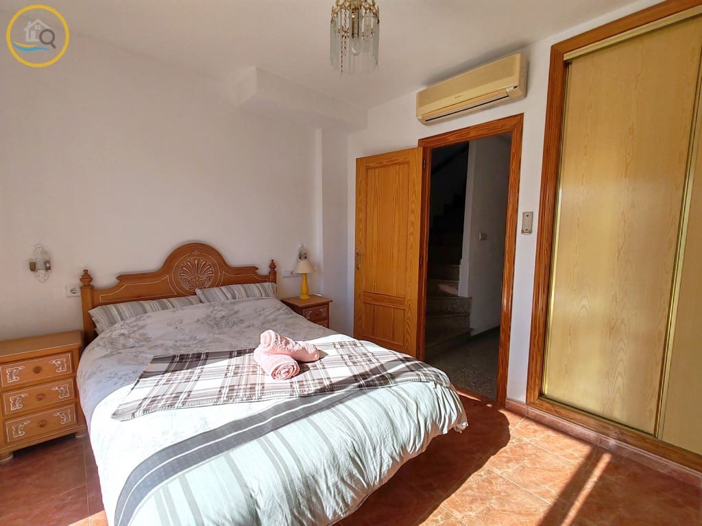 Adosado de 3 habitaciones en Playa Flamenca en venta con piscina - 154.000 € (Ref: 9628353)