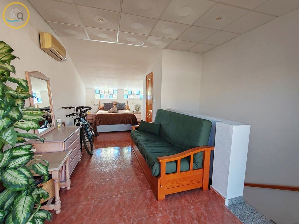 Adosado de 3 habitaciones en Playa Flamenca en venta con piscina - 154.000 € (Ref: 9628353)