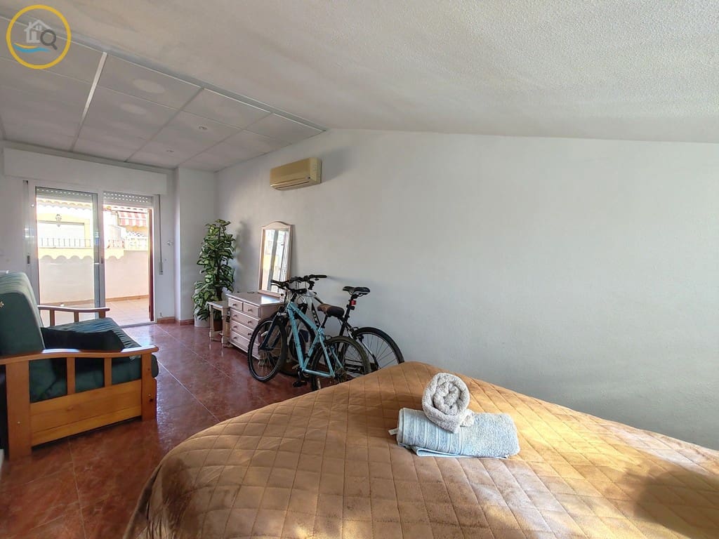 Adosado de 3 habitaciones en Playa Flamenca en venta con piscina - 154.000 € (Ref: 9628353)