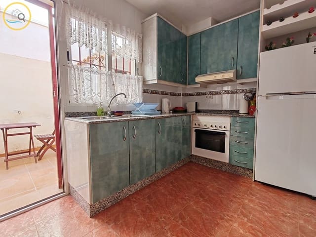 Adosado de 3 habitaciones en Playa Flamenca, Orihuela en venta con piscina - 154.000 € (Ref: 9628353)