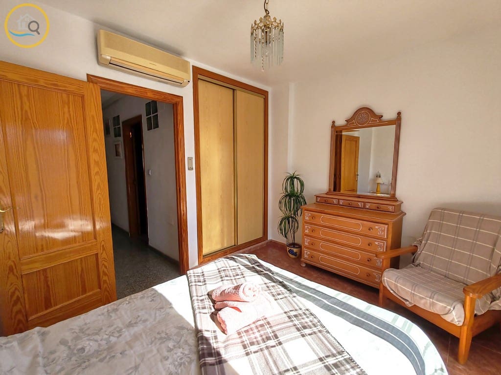 Adosado de 3 habitaciones en Playa Flamenca en venta con piscina - 154.000 € (Ref: 9628353)