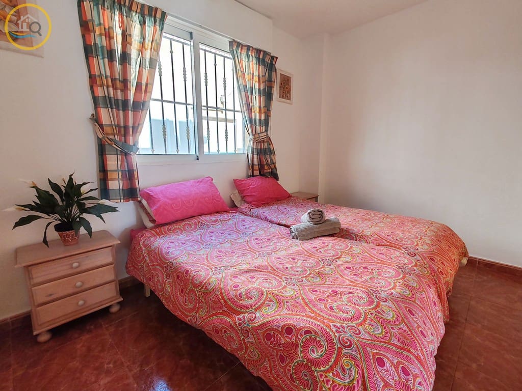 Adosado de 3 habitaciones en Playa Flamenca en venta con piscina - 154.000 € (Ref: 9628353)
