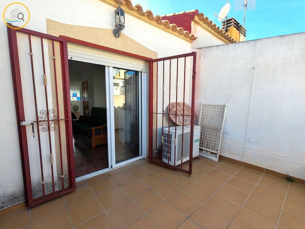 Adosado de 3 habitaciones en Playa Flamenca en venta con piscina - 154.000 € (Ref: 9628353)