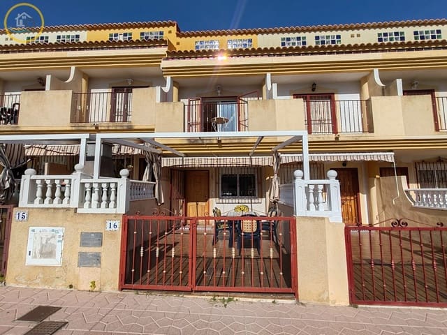 Adosado de 3 habitaciones en Playa Flamenca, Orihuela en venta con piscina - 154.000 € (Ref: 9628353)
