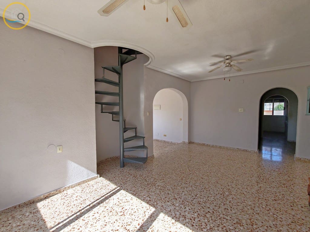 4 slaapkamer Villa te koop in Pinar de Campoverde met zwembad garage - € 389.000 (Ref: 9628362)