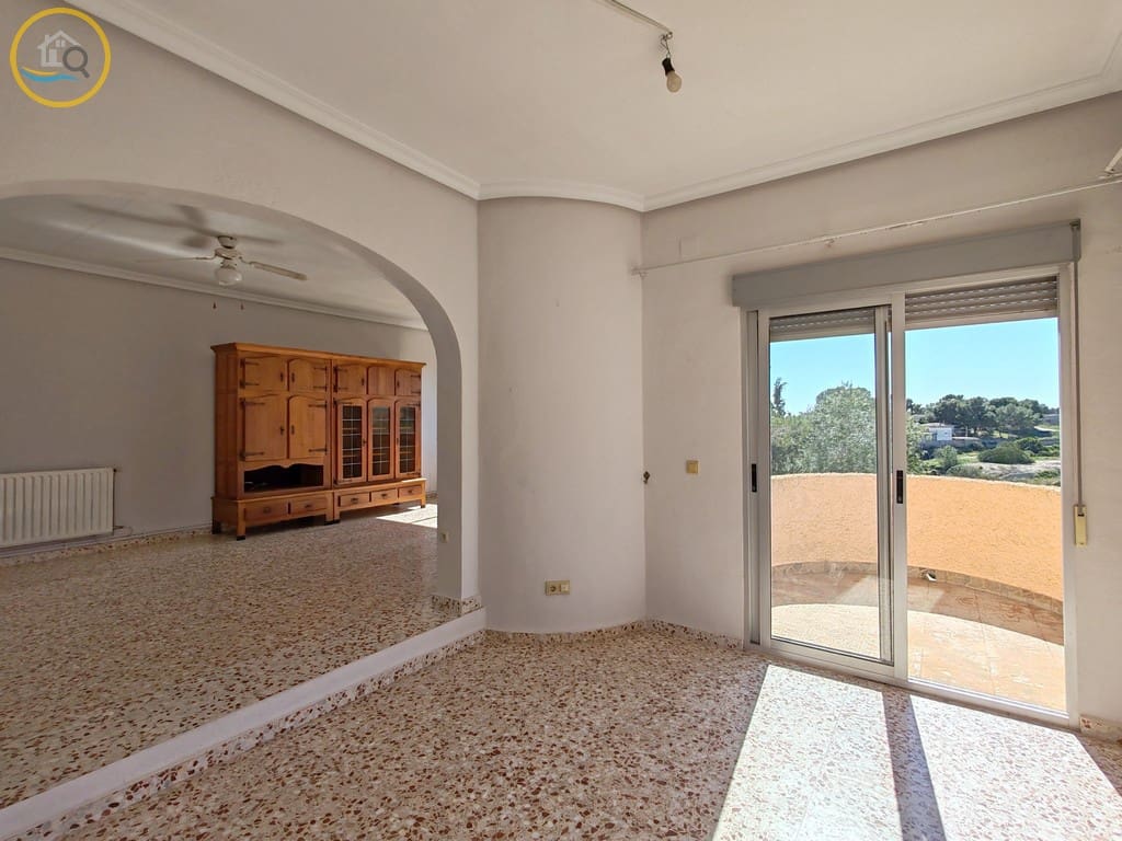 4 slaapkamer Villa te koop in Pinar de Campoverde met zwembad garage - € 389.000 (Ref: 9628362)