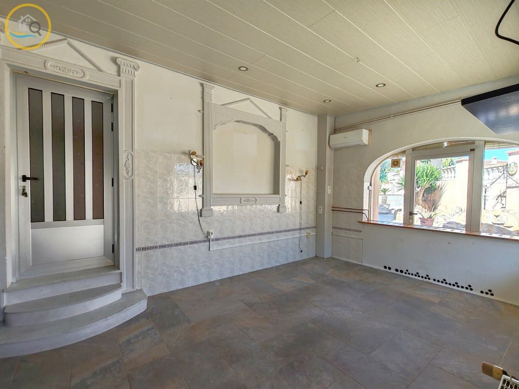 4 slaapkamer Villa te koop in Pinar de Campoverde met zwembad garage - € 389.000 (Ref: 9628362)