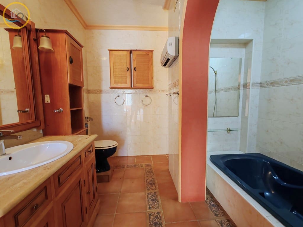4 slaapkamer Villa te koop in Pinar de Campoverde met zwembad garage - € 389.000 (Ref: 9628362)