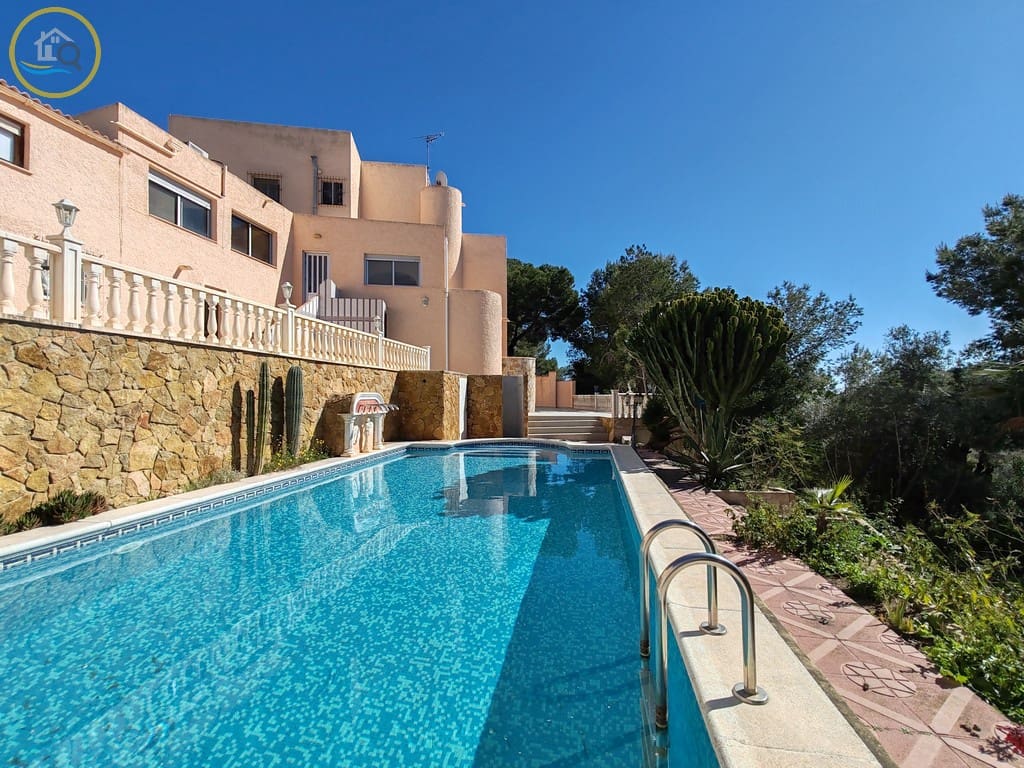 4 slaapkamer Villa te koop in Pinar de Campoverde met zwembad garage - € 389.000 (Ref: 9628362)