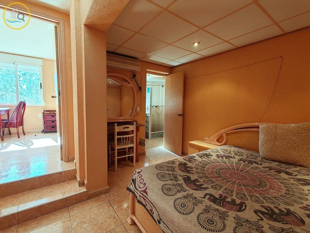 4 slaapkamer Villa te koop in Pinar de Campoverde met zwembad garage - € 389.000 (Ref: 9628362)