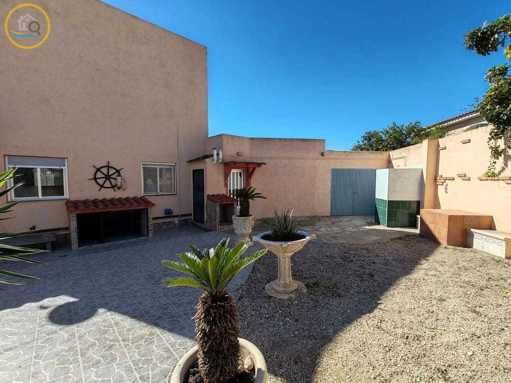 4 slaapkamer Villa te koop in Pinar de Campoverde met zwembad garage - € 389.000 (Ref: 9628362)