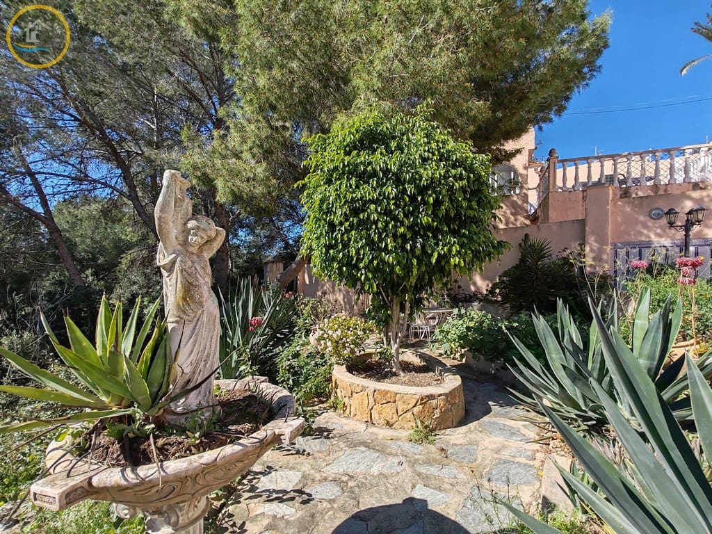 4 slaapkamer Villa te koop in Pinar de Campoverde met zwembad garage - € 389.000 (Ref: 9628362)