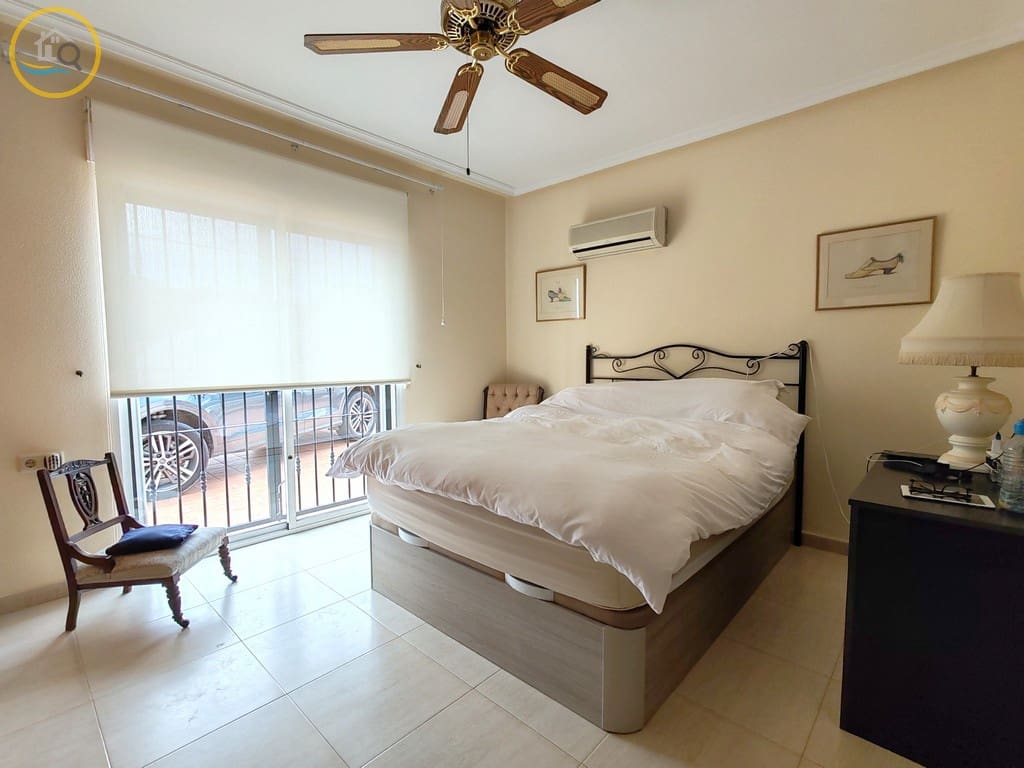3 sovrum Villa till salu i Pinar de Campoverde med pool - 495 000 € (Ref: 9847581)