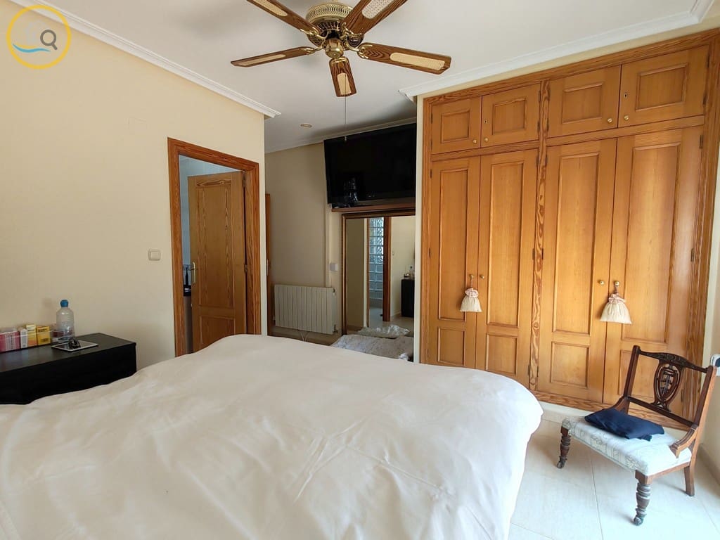 3 sovrum Villa till salu i Pinar de Campoverde med pool - 495 000 € (Ref: 9847581)