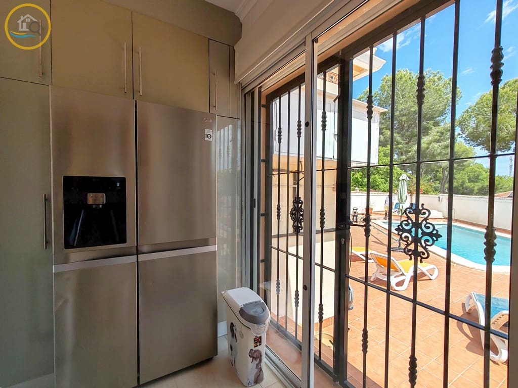 3 sovrum Villa till salu i Pinar de Campoverde med pool - 495 000 € (Ref: 9847581)