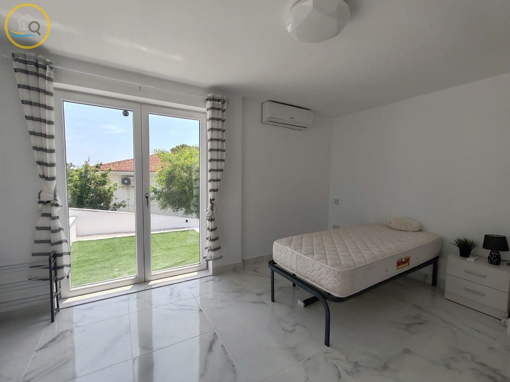 4 quarto Moradia para venda em Pinar de Campoverde com piscina garagem - 450 000 € (Ref: 9893019)