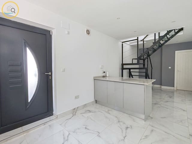 4 Zimmer Villa zu verkaufen in Pinar de Campoverde, Pilar de la Horadada mit Pool Garage - 450.000 € (Ref: 9893019)