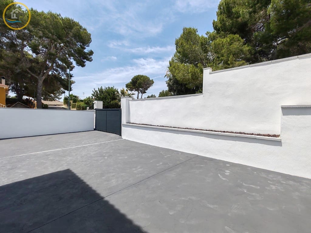 4 quarto Moradia para venda em Pinar de Campoverde com piscina garagem - 450 000 € (Ref: 9893019)