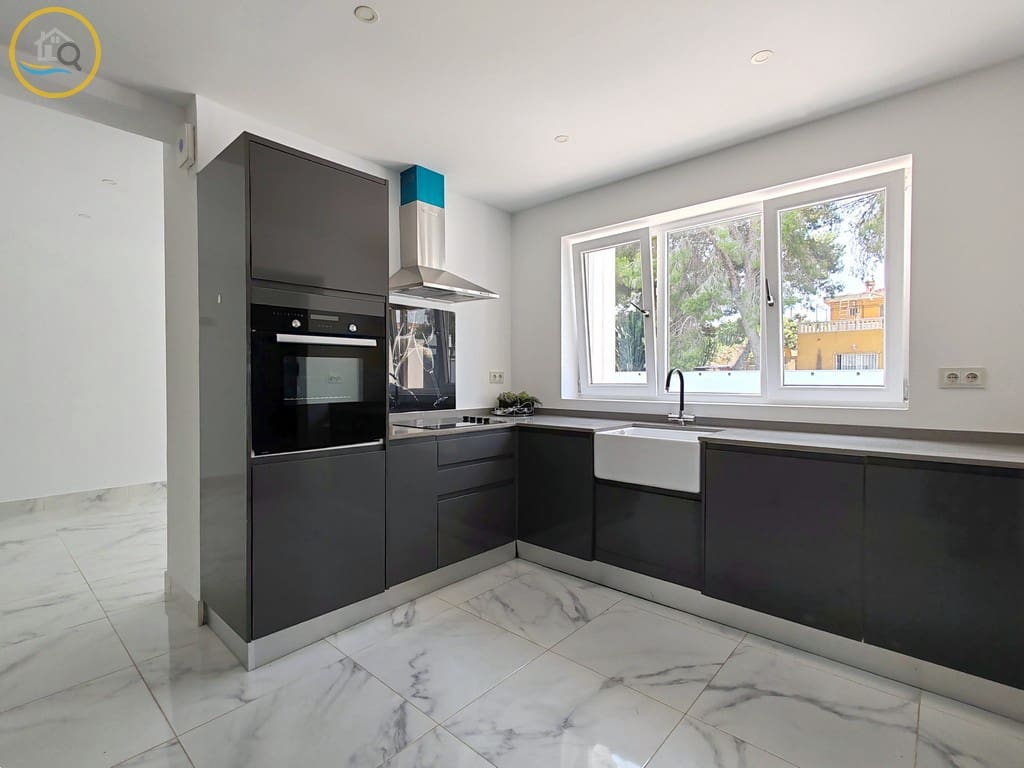 4 quarto Moradia para venda em Pinar de Campoverde com piscina garagem - 450 000 € (Ref: 9893019)