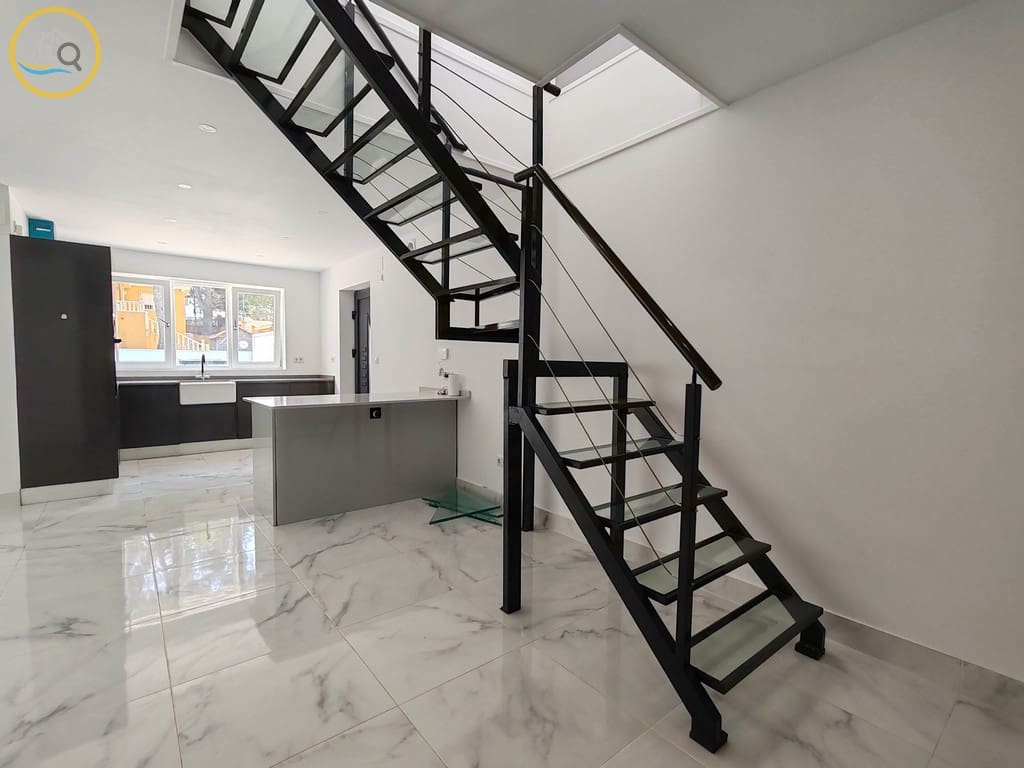 4 quarto Moradia para venda em Pinar de Campoverde com piscina garagem - 450 000 € (Ref: 9893019)