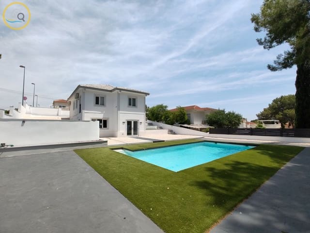 4 Zimmer Villa zu verkaufen in Pinar de Campoverde, Pilar de la Horadada mit Pool Garage - 450.000 € (Ref: 9893019)