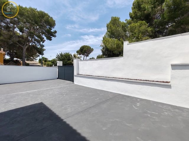 4 Zimmer Villa zu verkaufen in Pinar de Campoverde, Pilar de la Horadada mit Pool Garage - 450.000 € (Ref: 9893019)