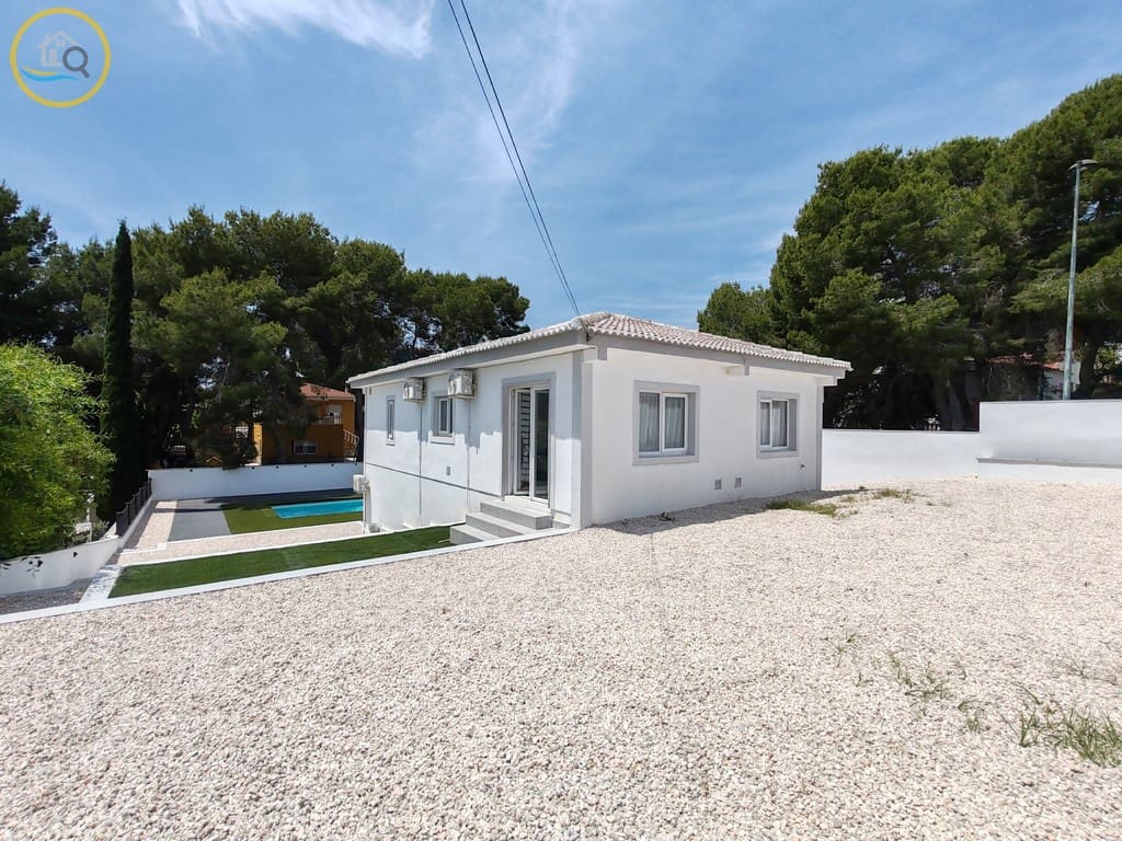 4 quarto Moradia para venda em Pinar de Campoverde com piscina garagem - 450 000 € (Ref: 9893019)