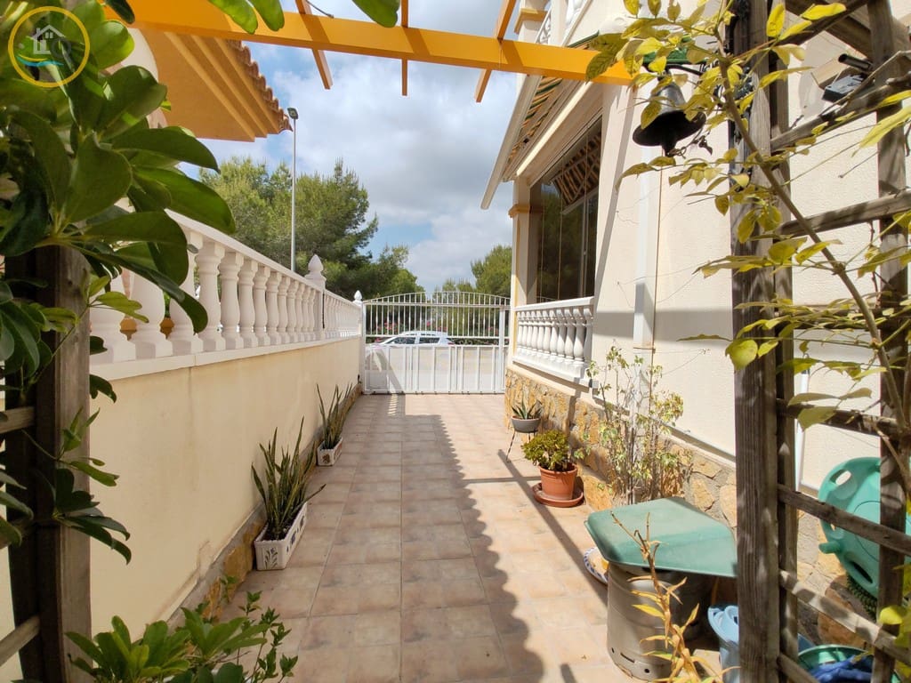 2 sypialnia Willa na sprzedaż w Pinar de Campoverde z basenem garażem - 220 000 € (Ref: 9983796)
