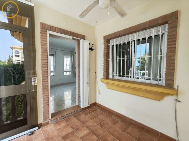 Chalet de 2 habitaciones en Pinar de Campoverde, Pilar de la Horadada en venta con piscina garaje - 220.000 € (Ref: 9983796)