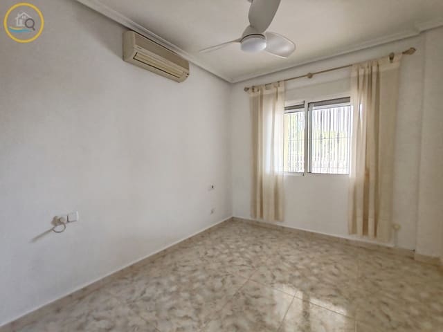 Chalet de 2 habitaciones en Pinar de Campoverde, Pilar de la Horadada en venta con piscina garaje - 220.000 € (Ref: 9983796)