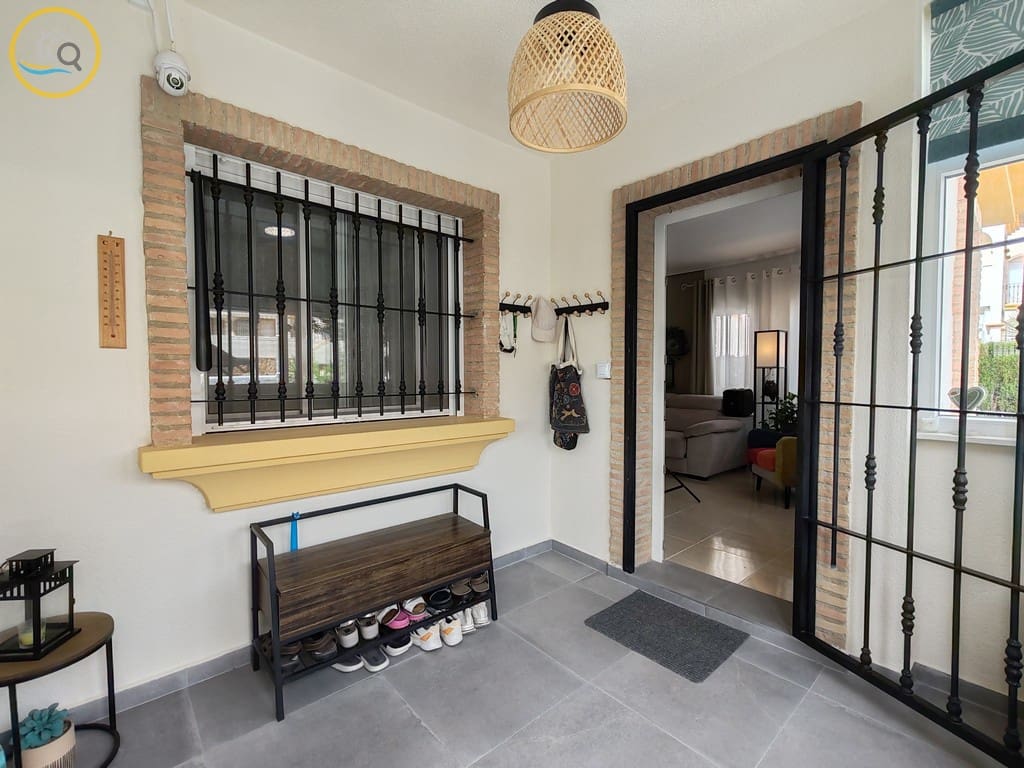 3 soverom Villa til salgs i Pinar de Campoverde med svømmebasseng garasje - € 285 000 (Ref: 9983817)