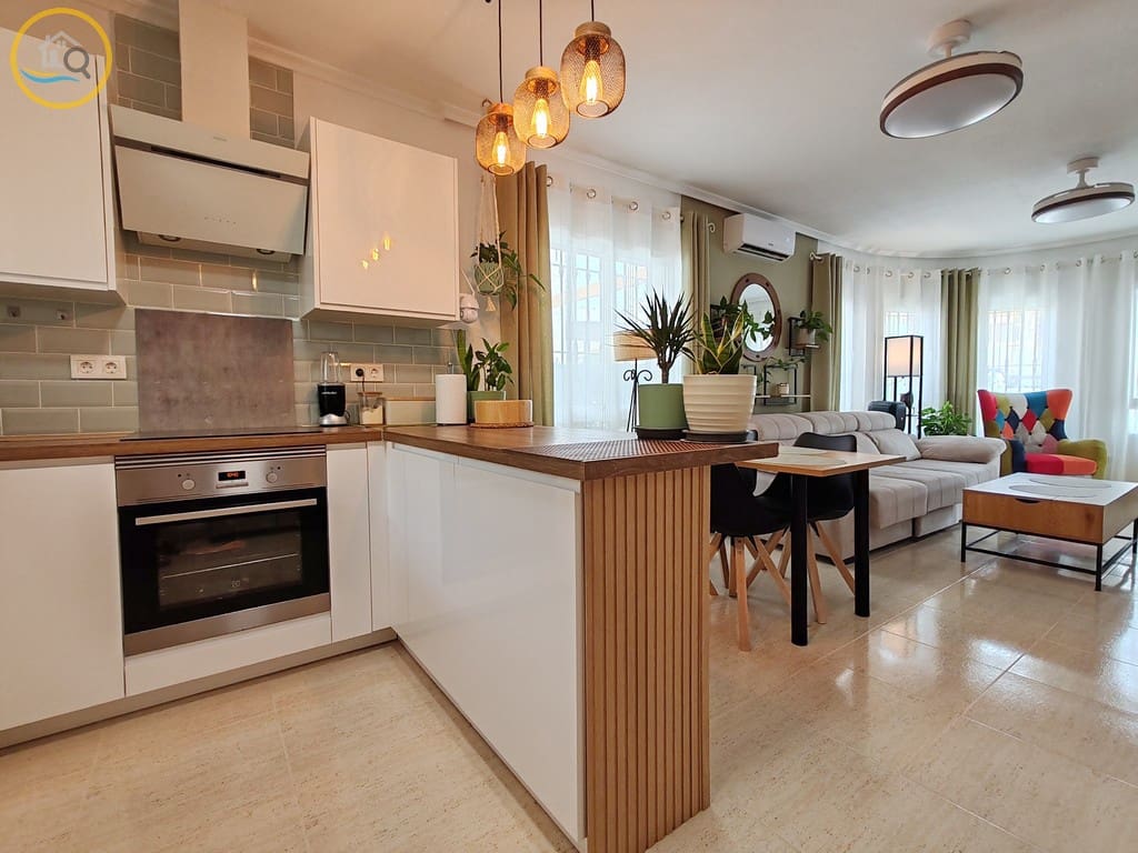 3 soverom Villa til salgs i Pinar de Campoverde med svømmebasseng garasje - € 285 000 (Ref: 9983817)